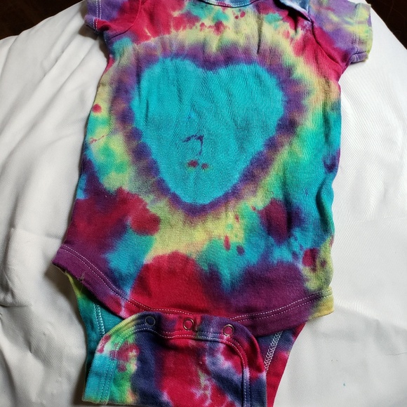 Handmade 12 month old tie dyed onesie - Picture 2 of 4